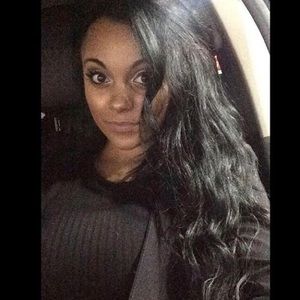 Meet your Posher, Alexis